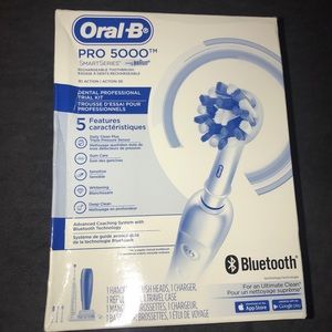 Oral-B Pro 5000 Tooth Brush